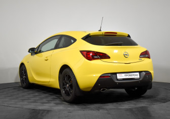 Подержанный автомобиль Opel Astra Hatchback 2013 года (7 фото)