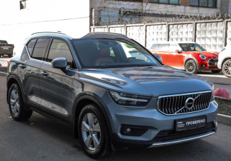 Подержанный автомобиль Volvo XC40 2019 года (4 фото)