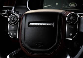 Подержанный автомобиль Land Rover Range Rover 2016 года (10 фото)