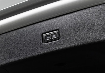 Подержанный автомобиль Audi Q8 2019 года (26 фото)