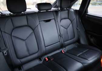 Подержанный автомобиль Porsche Macan 2019 года (26 фото)