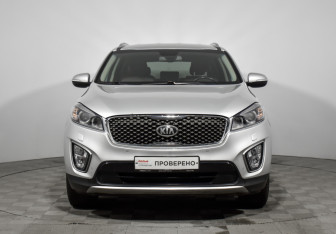 Подержанный автомобиль Kia Sorento 2017 года (2 фото)