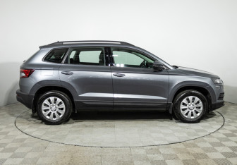 Подержанный автомобиль Skoda Karoq 2020 года (4 фото)