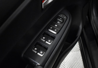 Подержанный автомобиль Kia Rio Hatchback 2019 года (10 фото)