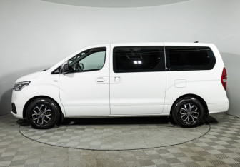 Подержанный автомобиль Hyundai H-1 2021 года (8 фото)