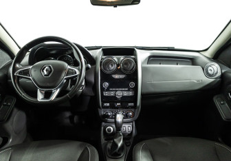 Подержанный автомобиль Renault Duster 2020 года (13 фото)