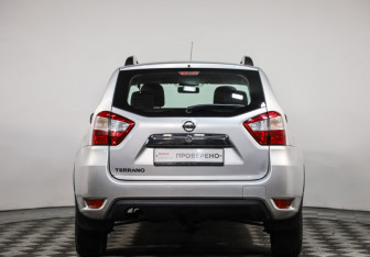 Подержанный автомобиль Nissan Terrano 2019 года (6 фото)
