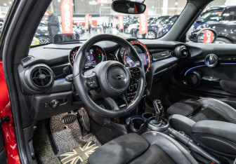 Подержанный автомобиль MINI Hatch 2021 года (13 фото)