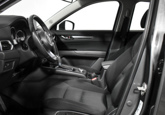 Подержанный автомобиль Mazda CX-5 2020 года (11 фото)