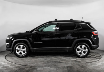 Подержанный автомобиль Jeep Compass 2018 года (8 фото)