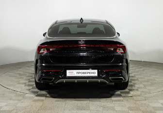 Подержанный автомобиль Kia K5 2021 года (6 фото)