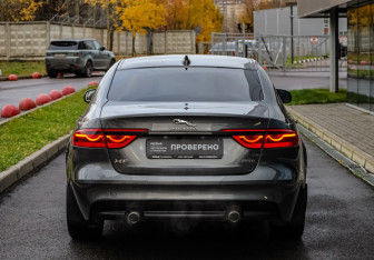 Подержанный автомобиль Jaguar XF Sedan 2016 года (6 фото)