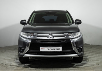 Подержанный автомобиль Mitsubishi Outlander 2015 года (2 фото)