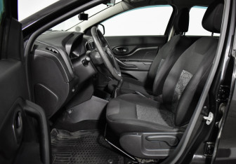 Подержанный автомобиль LADA (ВАЗ) XRAY 2017 года (10 фото)