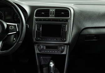 Подержанный автомобиль Volkswagen Polo Sedan 2018 года (14 фото)