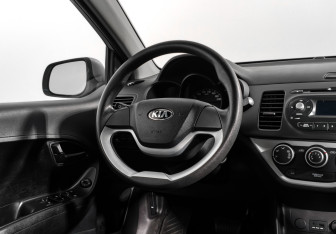 Подержанный автомобиль Kia Picanto 2013 года (15 фото)