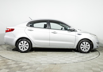 Подержанный автомобиль Kia Rio Sedan 2015 года (4 фото)