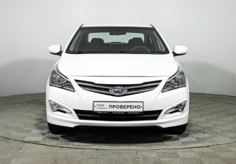 Подержанный автомобиль Hyundai Solaris Sedan 2015 года (2 фото)