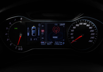 Подержанный автомобиль Ford Mondeo Sedan 2013 года (22 фото)