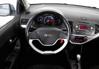 Подержанный автомобиль Kia Picanto 2013 года (10 фото)