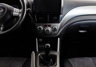 Подержанный автомобиль Subaru Forester Suv 2008 года (13 фото)