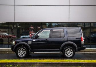 Подержанный автомобиль Land Rover Discovery 2009 года (9 фото)