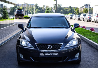Подержанный автомобиль Lexus IS Sedan 2008 года (3 фото)