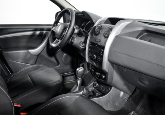 Подержанный автомобиль Renault Duster 2020 года (13 фото)