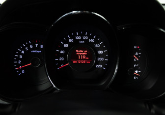 Подержанный автомобиль Kia Rio Sedan 2015 года (12 фото)