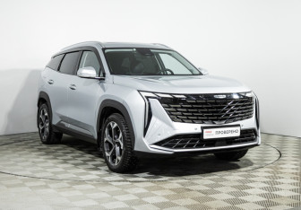 Подержанный автомобиль Geely Atlas 2024 года (3 фото)
