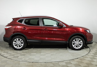 Подержанный автомобиль Nissan Qashqai 2014 года (4 фото)
