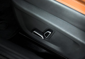 Подержанный автомобиль Changan UNI-V 2023 года (11 фото)