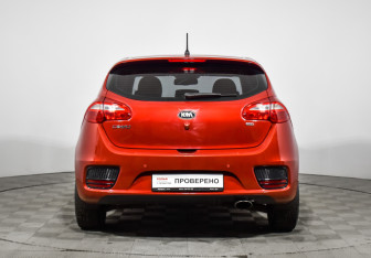 Подержанный автомобиль Kia Ceed Hatchback 2015 года (6 фото)