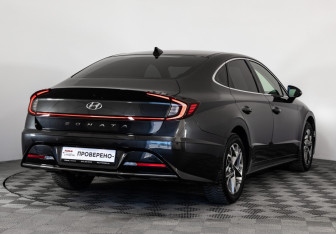 Подержанный автомобиль Hyundai Sonata 2020 года (6 фото)