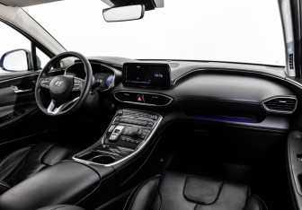 Подержанный автомобиль Hyundai Santa Fe 2021 года (9 фото)