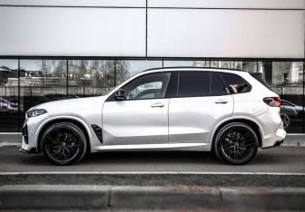 Подержанный автомобиль BMW X5 2019 года (35 фото)