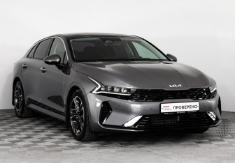 Подержанный автомобиль Kia K5 2022 года (5 фото)