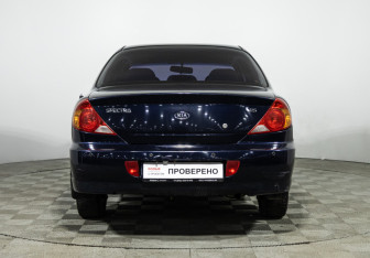 Подержанный автомобиль Kia Spectra Sedan 2008 года (6 фото)