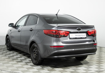 Подержанный автомобиль Kia Rio Sedan 2016 года (7 фото)