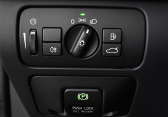 Подержанный автомобиль Volvo XC60 2011 года (17 фото)