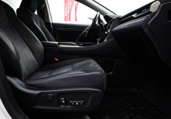 Подержанный автомобиль Lexus RX 2017 года (17 фото)