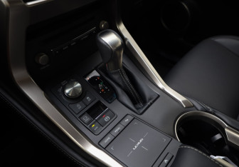 Подержанный автомобиль Lexus NX 2017 года (15 фото)