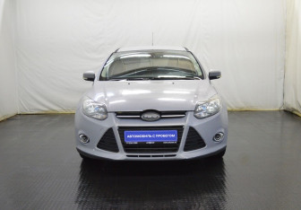 Подержанный автомобиль Ford Focus Hatchback 2012 года (2 фото)