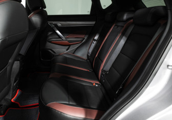 Подержанный автомобиль Geely Coolray 2023 года (10 фото)