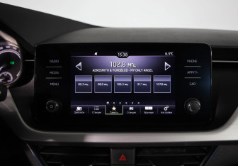 Подержанный автомобиль Skoda Rapid Liftback 2021 года (16 фото)