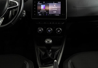 Подержанный автомобиль Renault Duster 2021 года (14 фото)