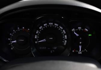 Подержанный автомобиль LADA (ВАЗ) Vesta Sedan 2016 года (12 фото)