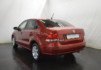Подержанный автомобиль Volkswagen Polo Sedan 2013 года (7 фото)