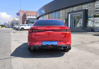 Подержанный автомобиль Kaiyi E5 2023 года (5 фото)