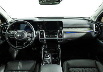 Подержанный автомобиль Kia Sorento 2020 года (13 фото)
